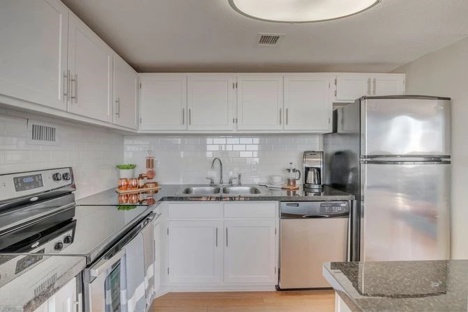 Houston House 1 preview image
