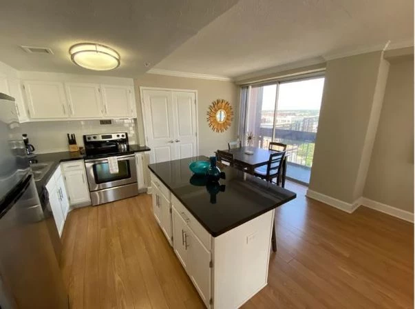 Houston House 9 preview image
