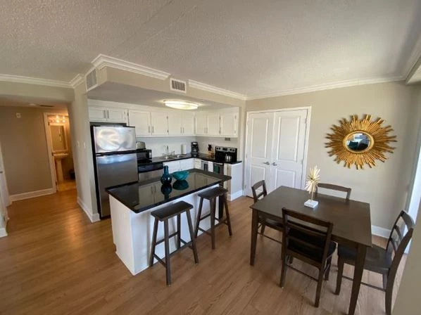 Houston House 10 preview image