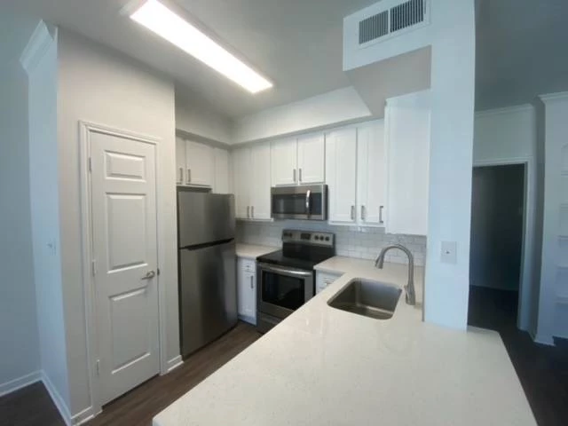 2800 Tranquility Lake  2 preview image