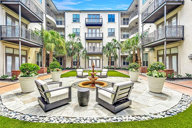 La Maison At River Oaks 6 preview image