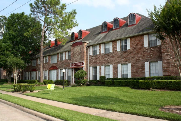 Belmont Place/La Fontaine 1 preview image